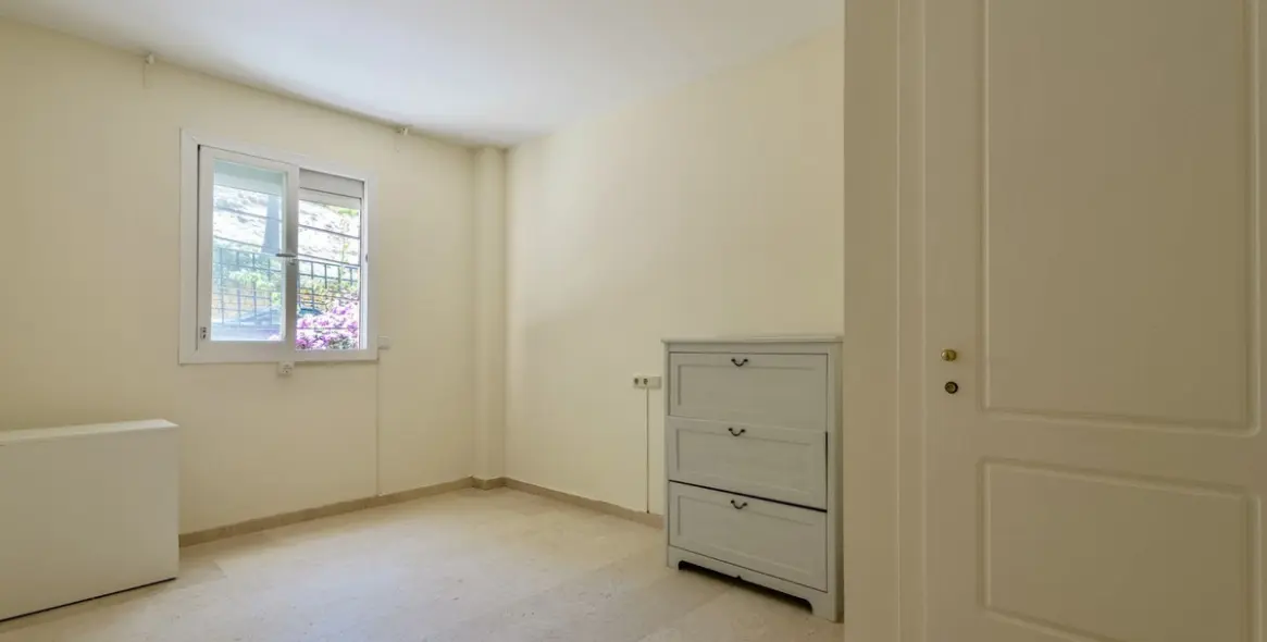 Venta de apartamento en planta baja en Elviria 36
