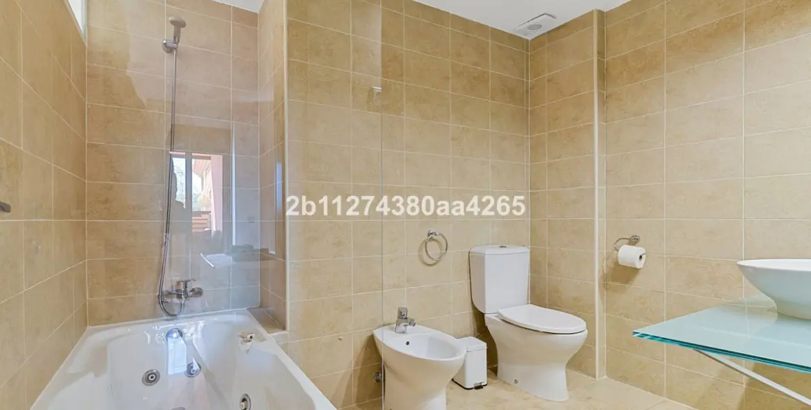 Sale of ground floor apartment in Benalmadena 13