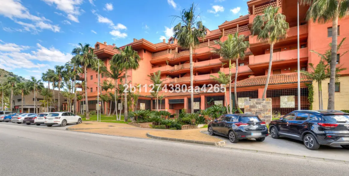 Sale of ground floor apartment in Benalmadena 17