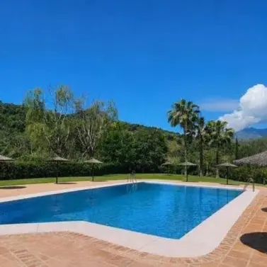 Sale of middle floor apartment in Río Real