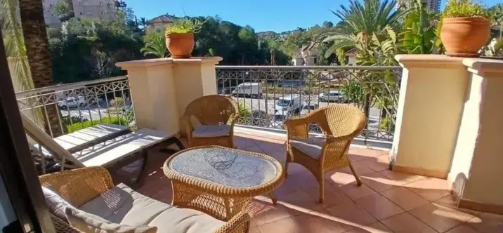 Sale of middle floor apartment in Río Real 1