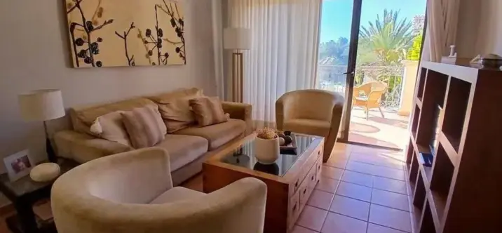 Sale of middle floor apartment in Río Real 4