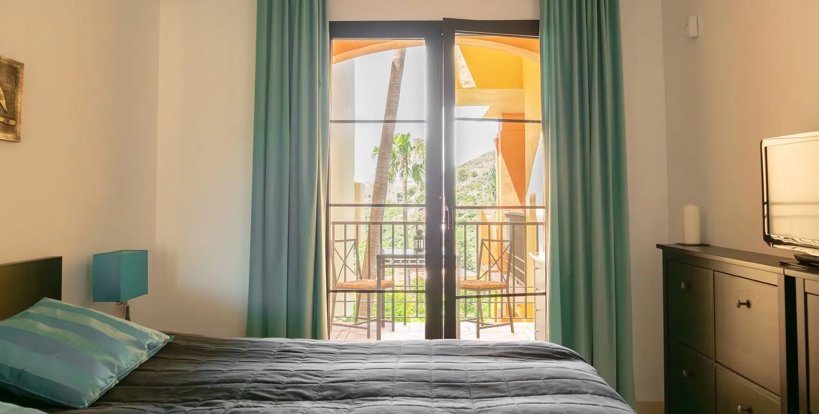 Venta de apartamento en planta media en Los Arqueros 20