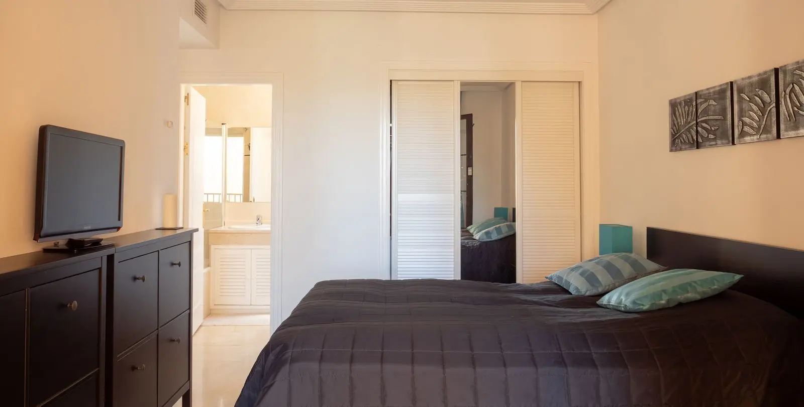 Venta de apartamento en planta media en Los Arqueros 21