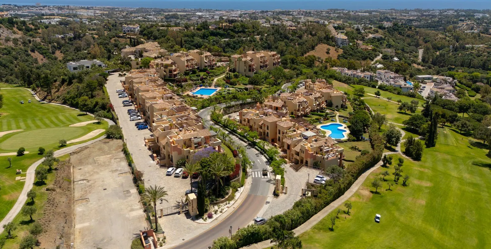 Venta de apartamento en planta media en Los Arqueros 35