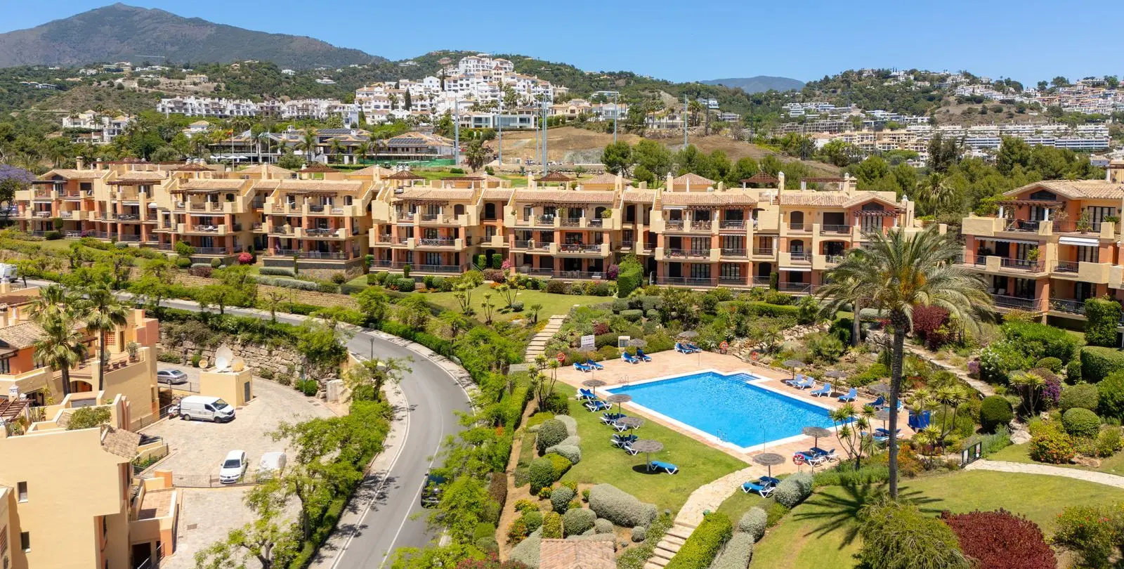Venta de apartamento en planta media en Los Arqueros 39