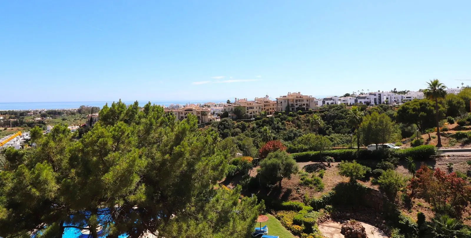 Sale of middle floor apartment in Selwo 22