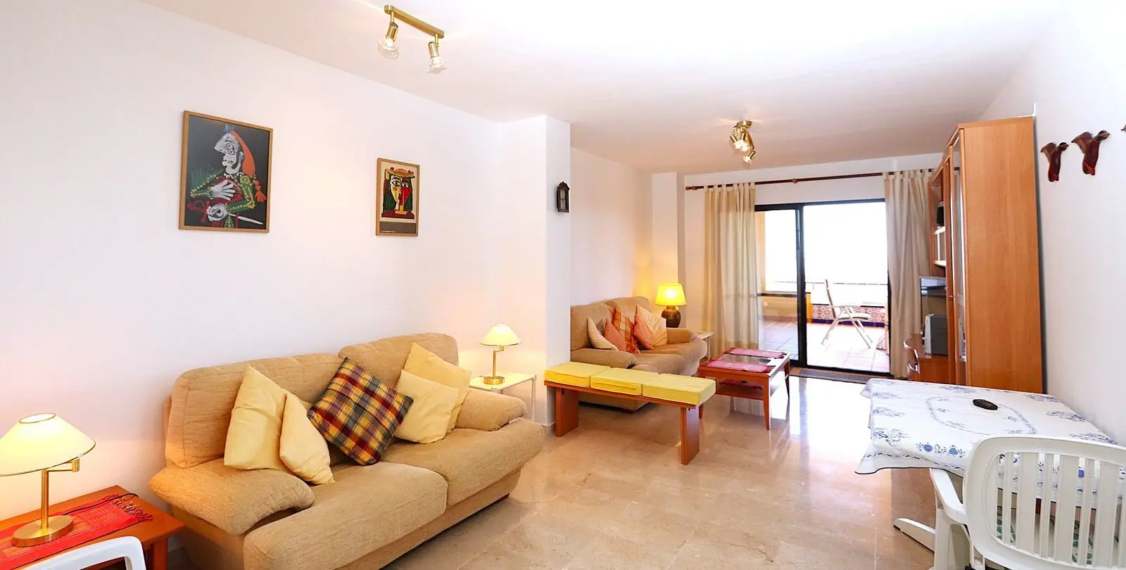 Sale of middle floor apartment in Selwo 24