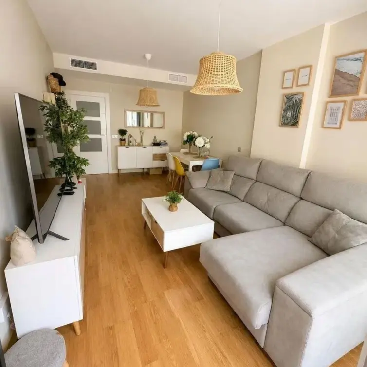 Sale of ground floor apartment in El Pinillo