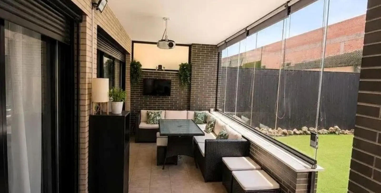 Sale of ground floor apartment in El Pinillo 2