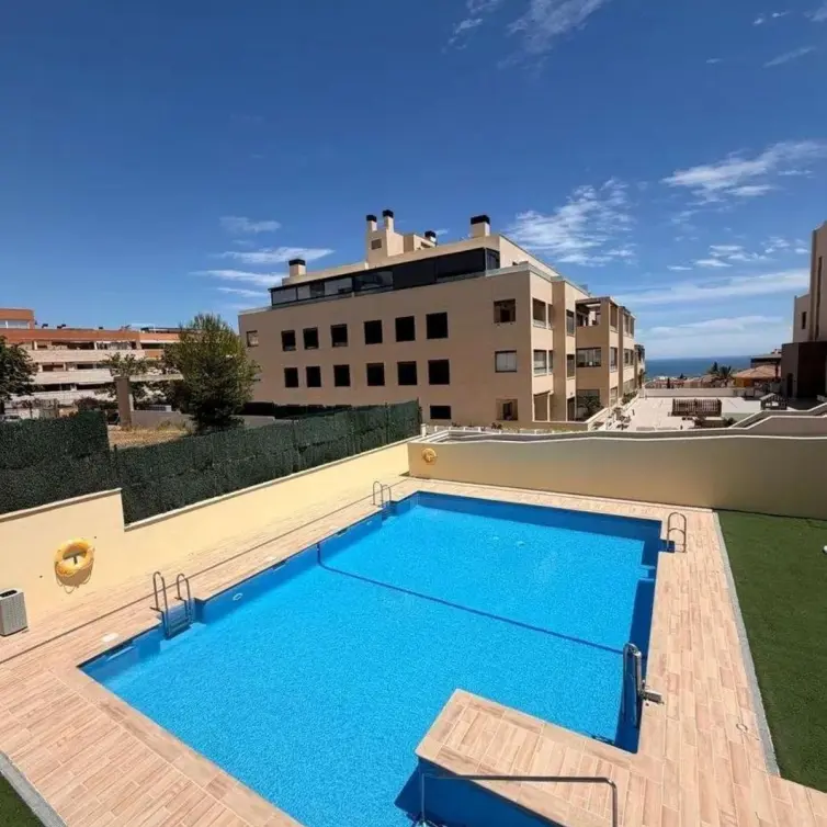 Sale of ground floor apartment in El Pinillo