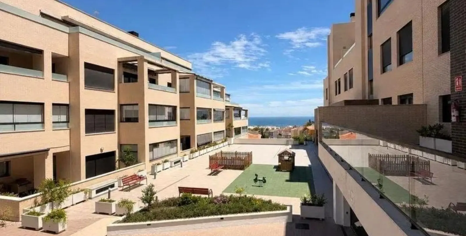 Sale of ground floor apartment in El Pinillo 9