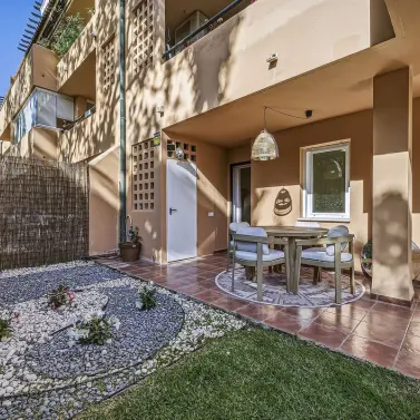 Sale of ground floor apartment in Las Chapas