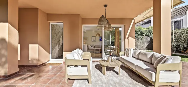 Sale of ground floor apartment in Las Chapas 2