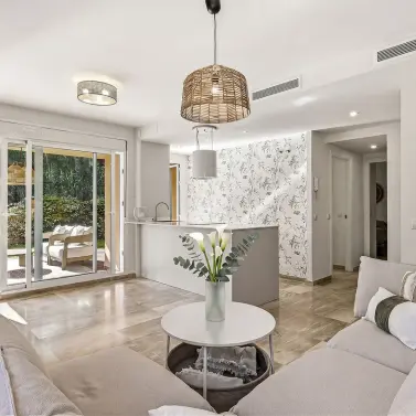 Sale of ground floor apartment in Las Chapas