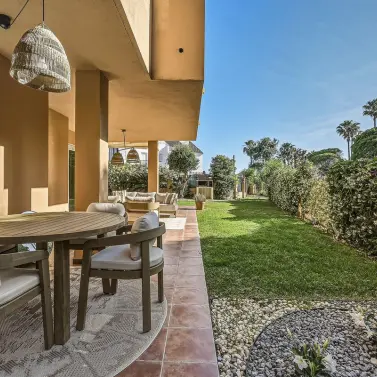 Sale of ground floor apartment in Las Chapas