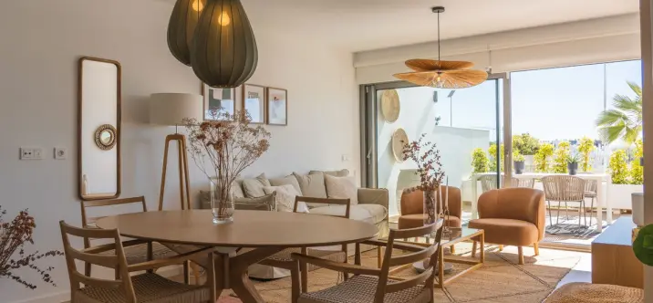 Sale of ground floor apartment in Estepona 2