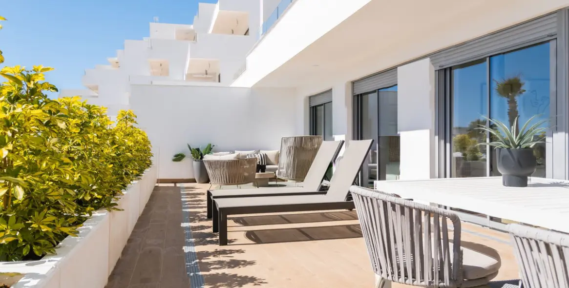 Sale of ground floor apartment in Estepona 13