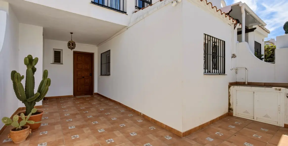 Sale of townhouse in Torremolinos 2