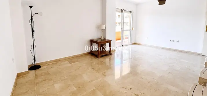 Sale of middle floor apartment in El Palo 1