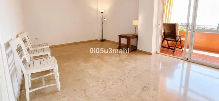 Sale of middle floor apartment in El Palo 3