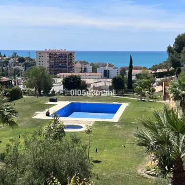 Sale of middle floor apartment in El Palo