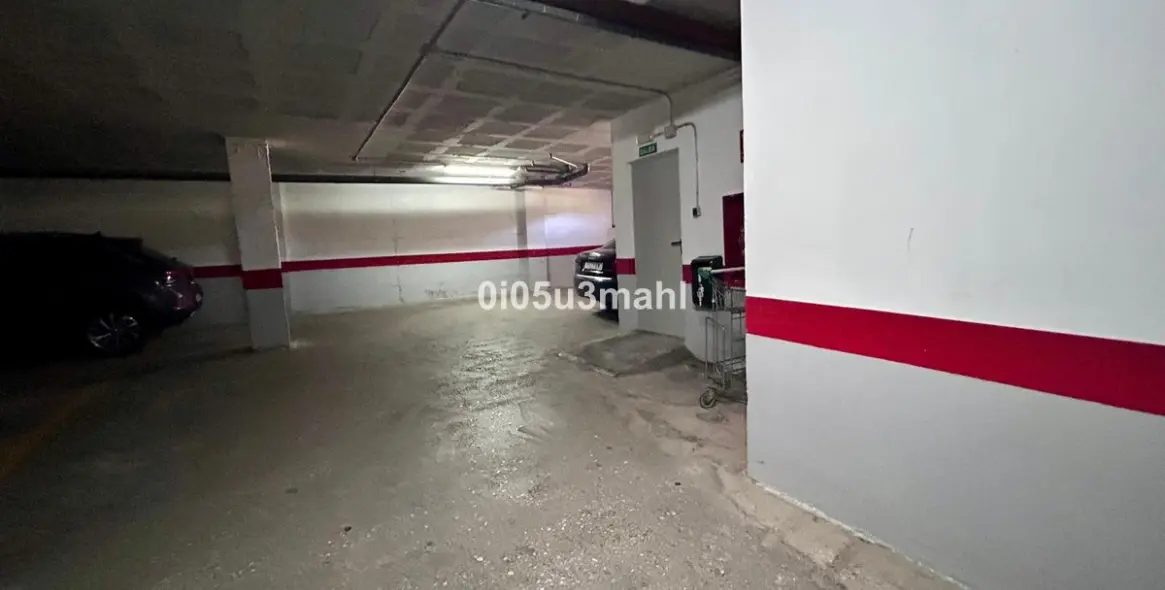 Sale of middle floor apartment in El Palo 35