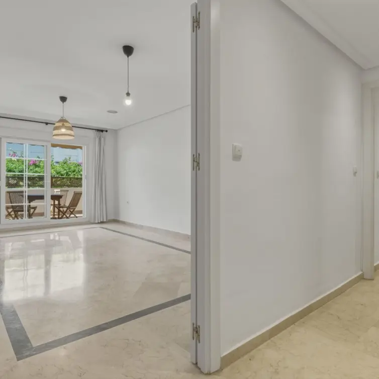Venta de apartamento en planta baja en The Golden Mile