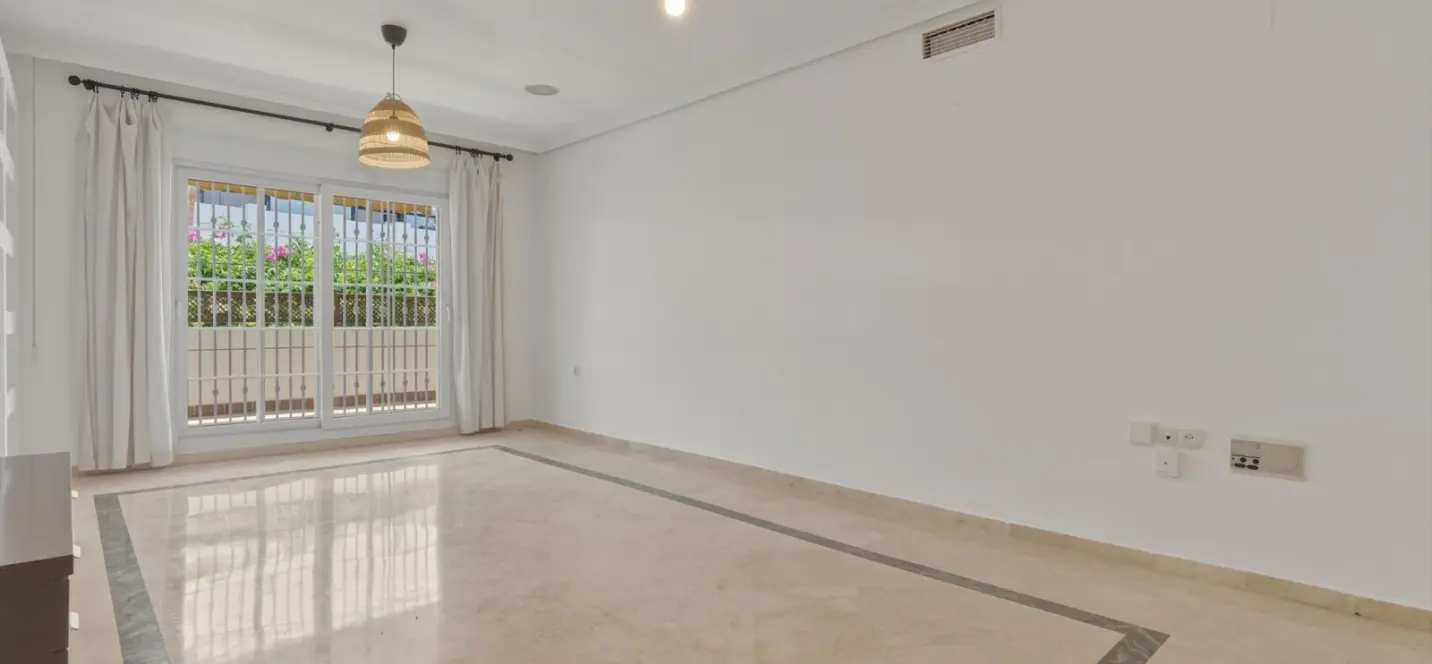 Venta de apartamento en planta baja en The Golden Mile 2