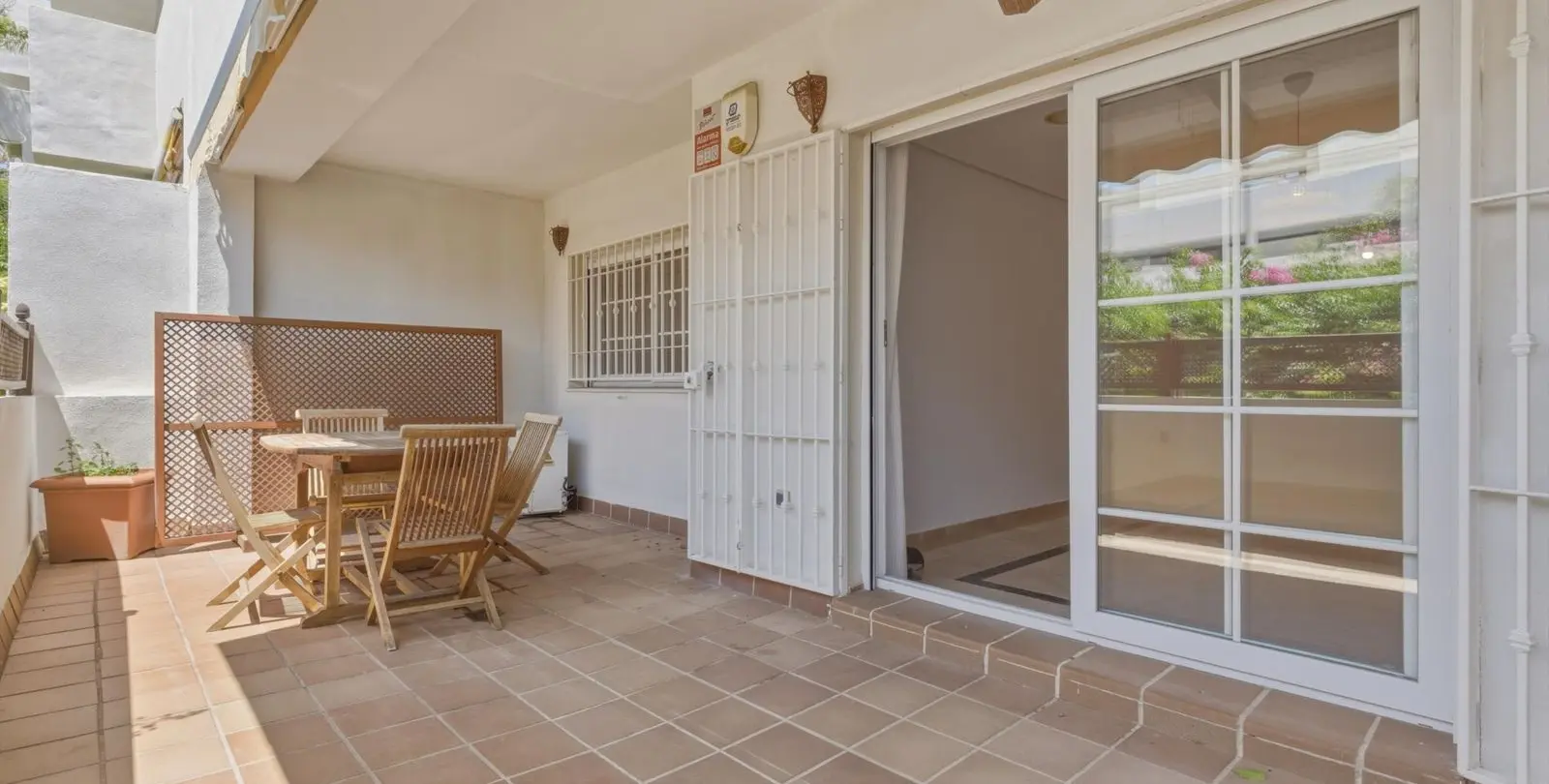 Sale of ground floor apartment in The Golden Mile 6