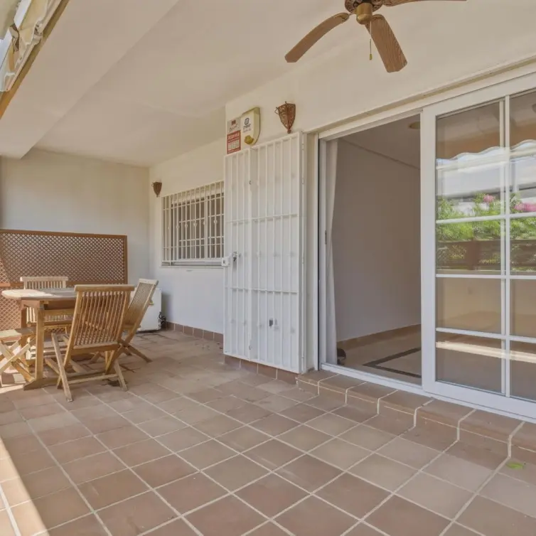 Venta de apartamento en planta baja en The Golden Mile