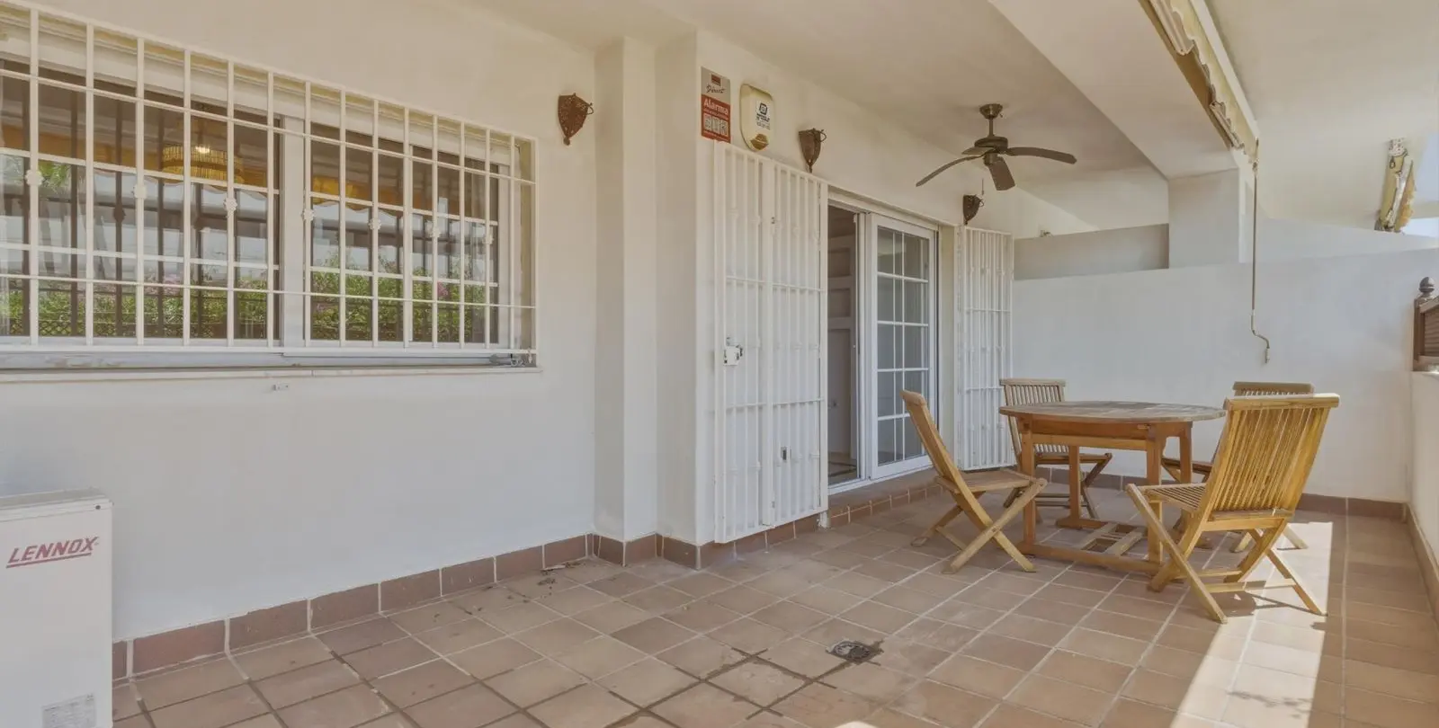 Sale of ground floor apartment in The Golden Mile 9