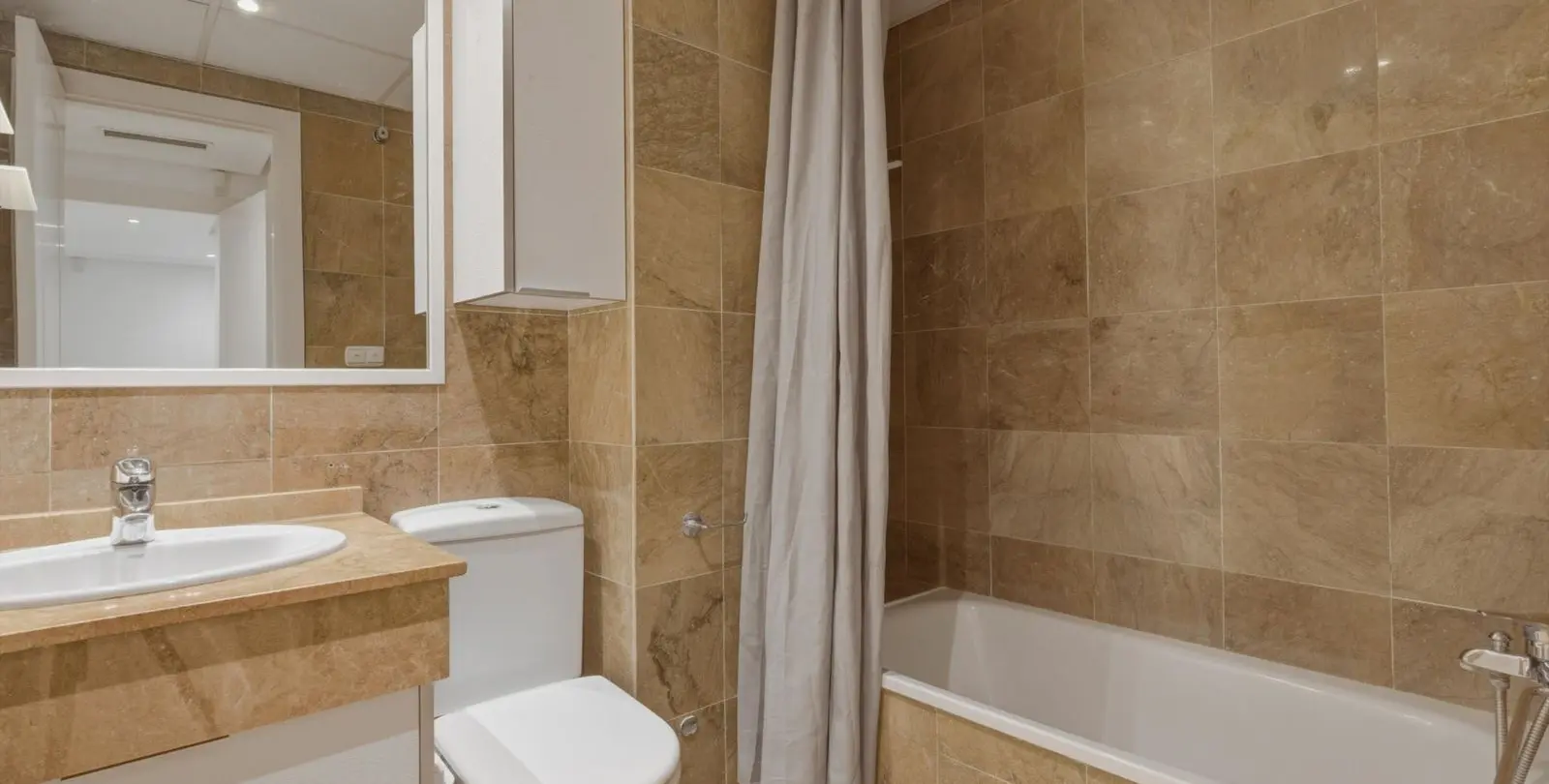 Sale of ground floor apartment in The Golden Mile 16