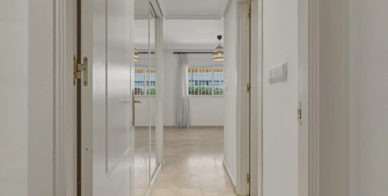 Sale of ground floor apartment in The Golden Mile 17