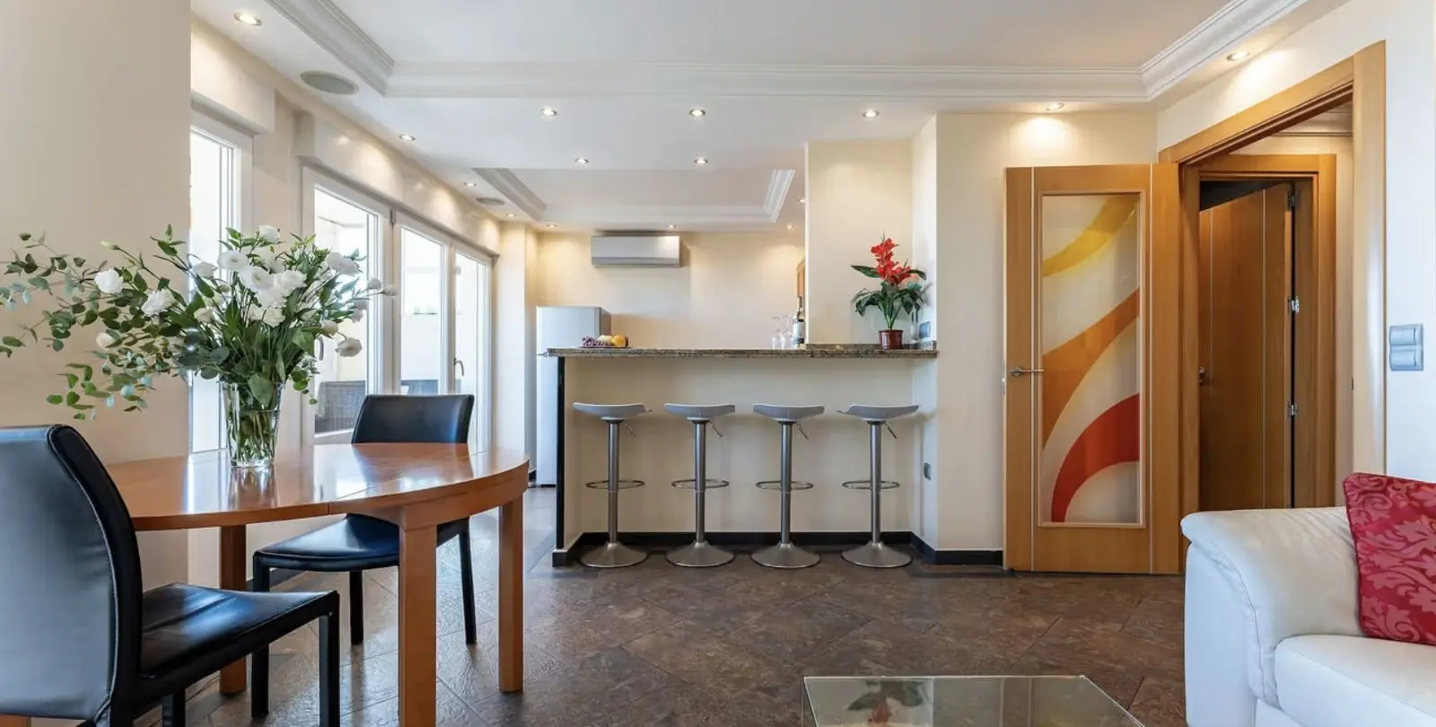 Sale of middle floor apartment in Fuengirola 9