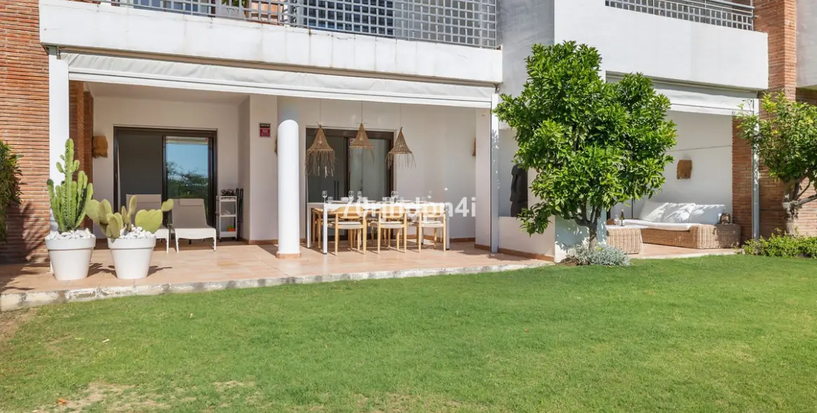 Продажа апартаментов на первом этаже в Estepona 36