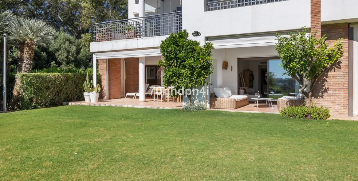 Продажа апартаментов на первом этаже в Estepona 39