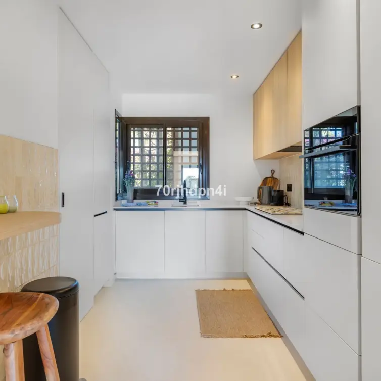 Sale of ground floor apartment in Estepona
