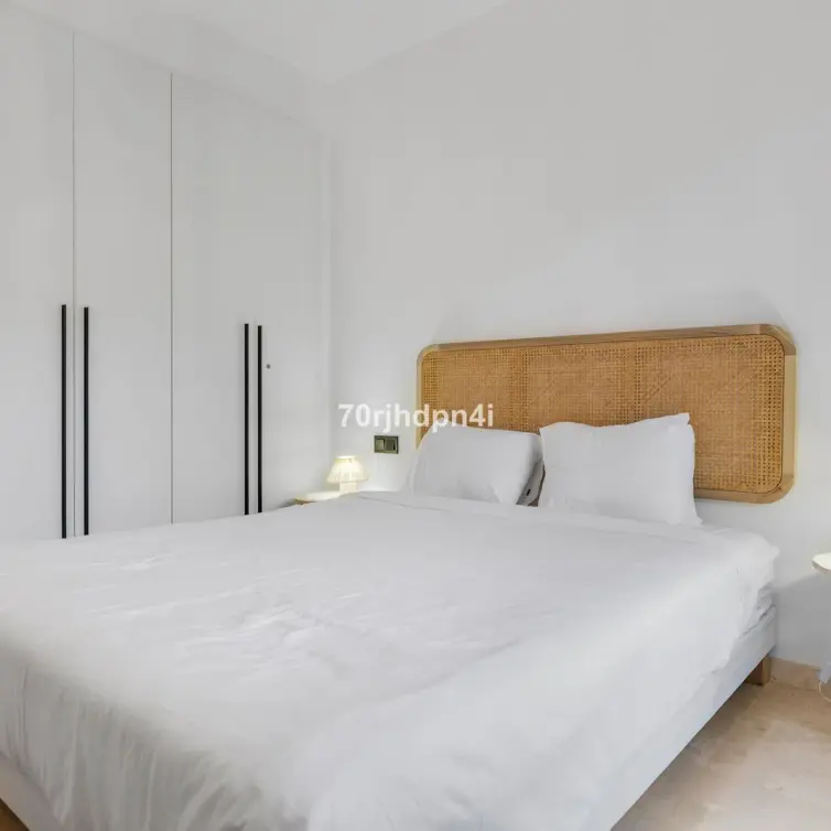 Sale of ground floor apartment in Estepona