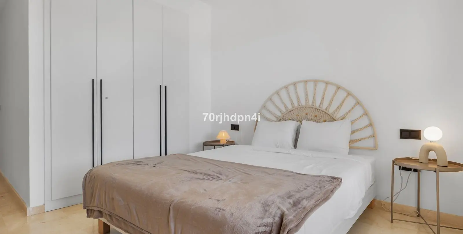 Sale of ground floor apartment in Estepona 6