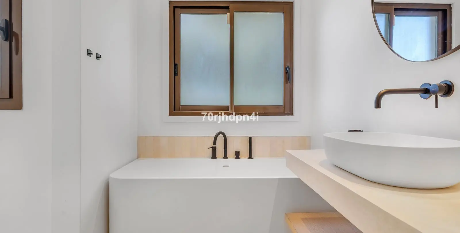 Sale of ground floor apartment in Estepona 8