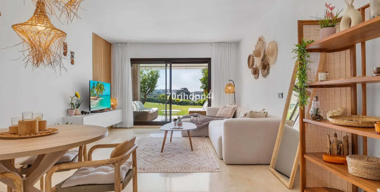 Sale of ground floor apartment in Estepona 13