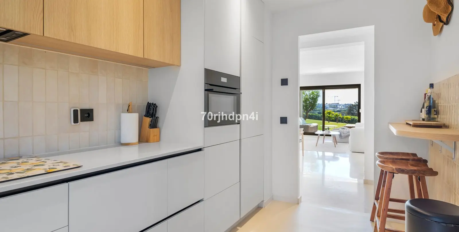Sale of ground floor apartment in Estepona 20