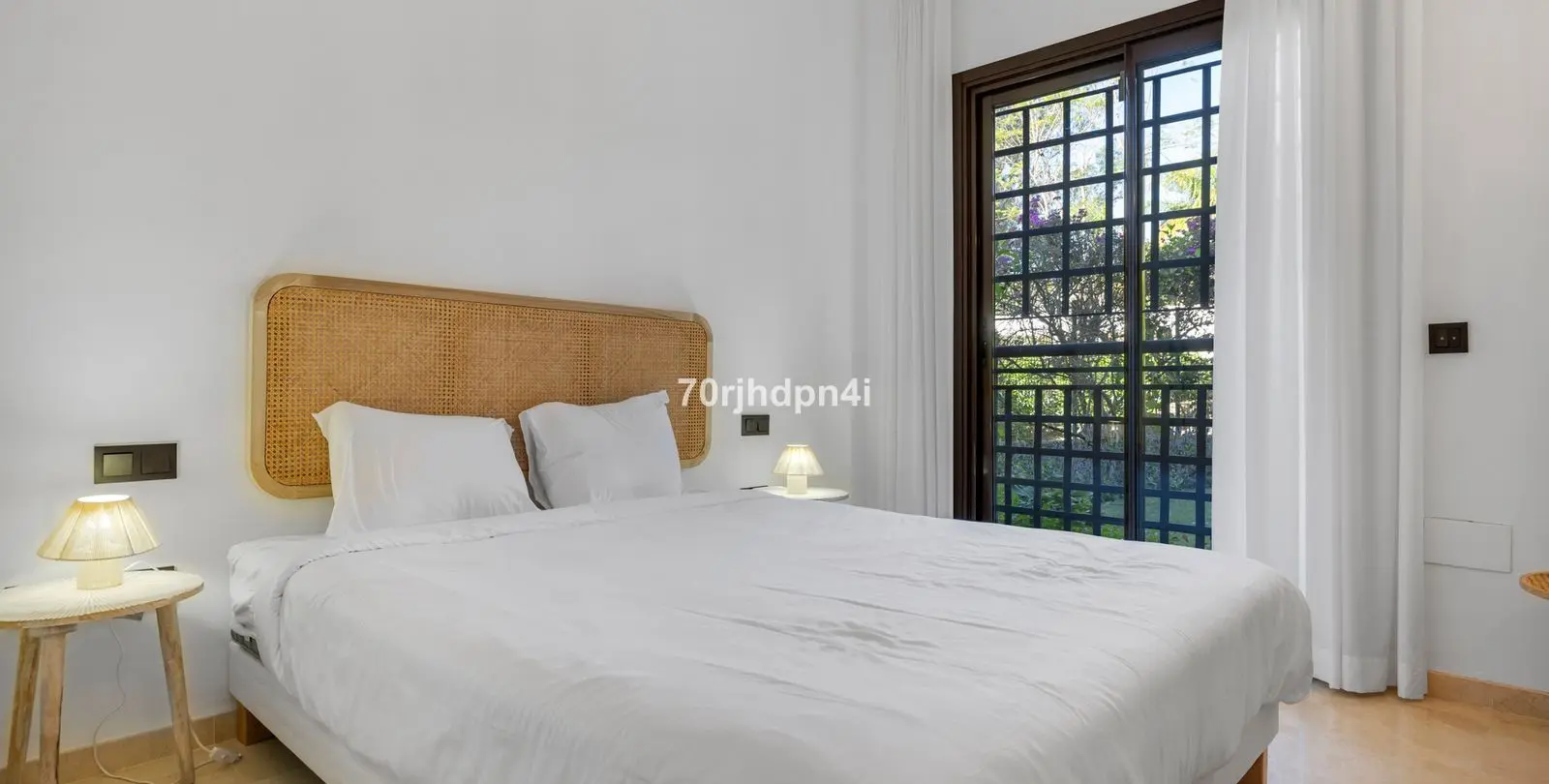 Sale of ground floor apartment in Estepona 22