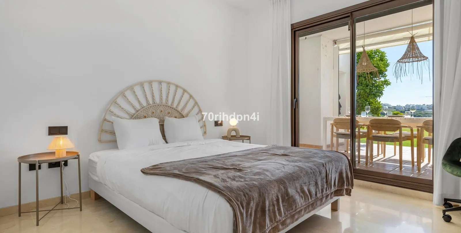 Sale of ground floor apartment in Estepona 23