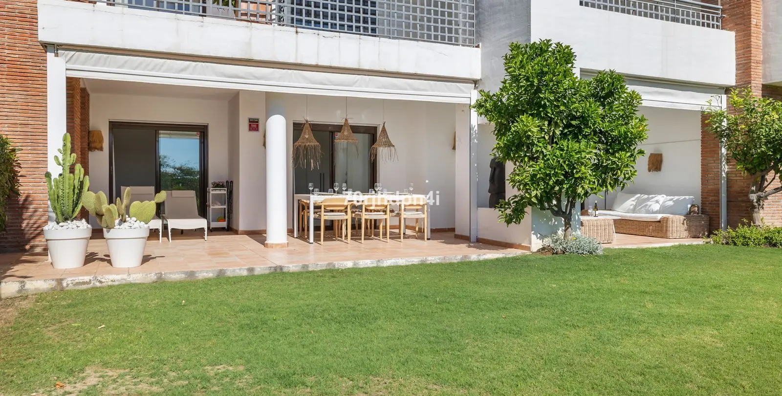 Sale of ground floor apartment in Estepona 36