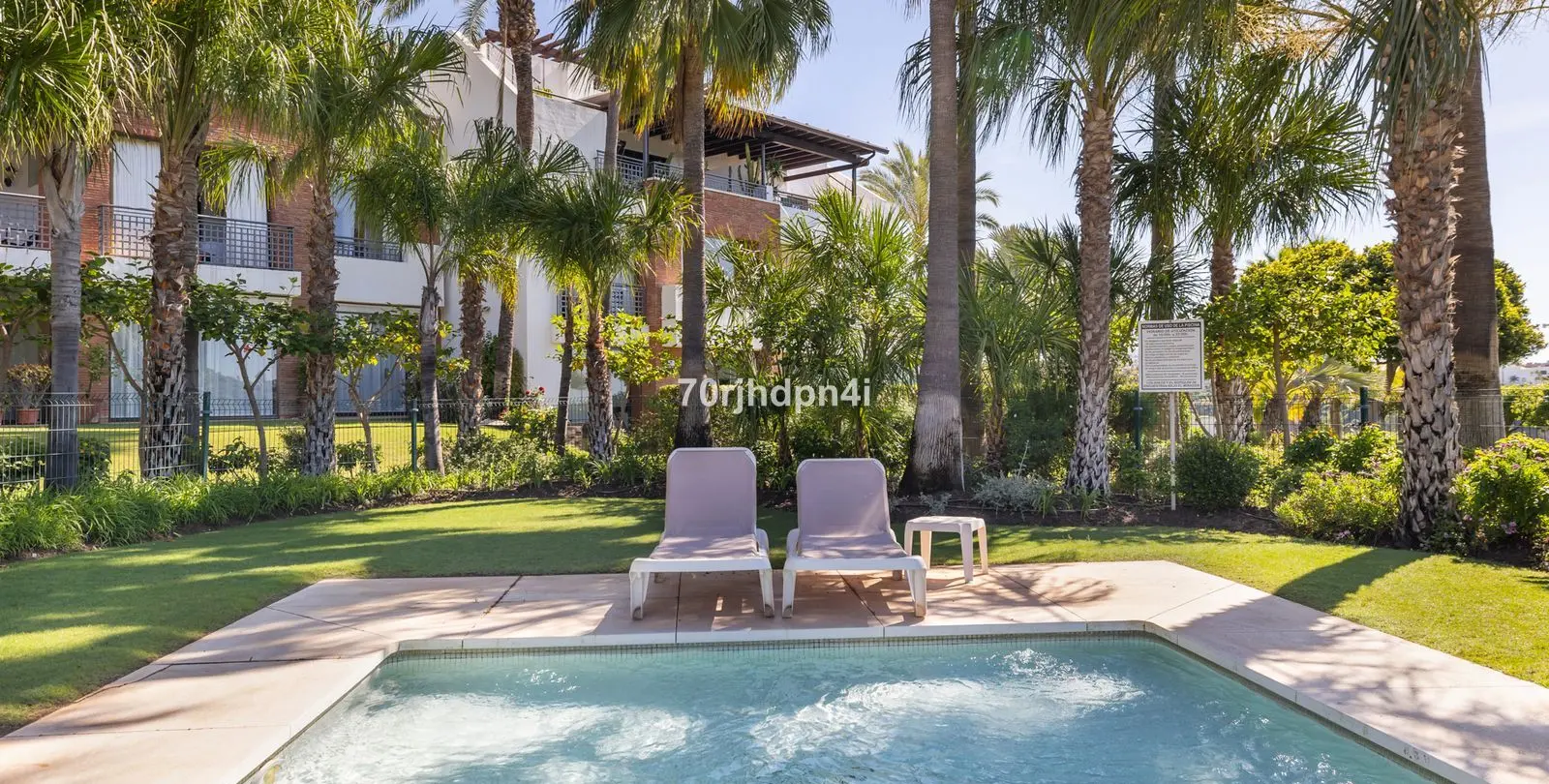 Sale of ground floor apartment in Estepona 41
