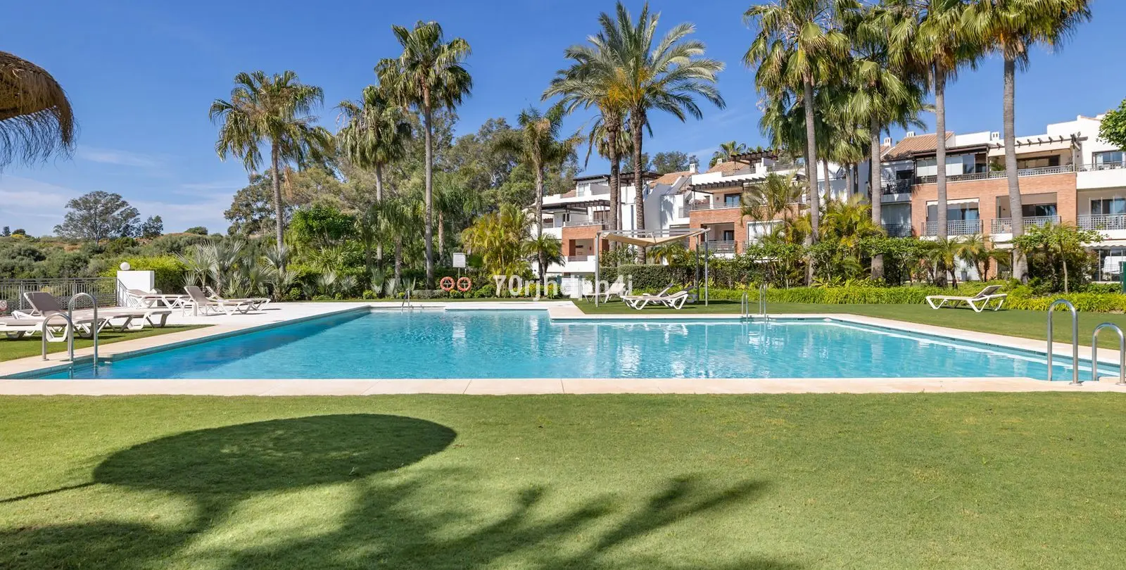 Sale of ground floor apartment in Estepona 42