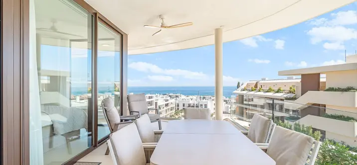Venta de apartamento en planta media en Fuengirola 1