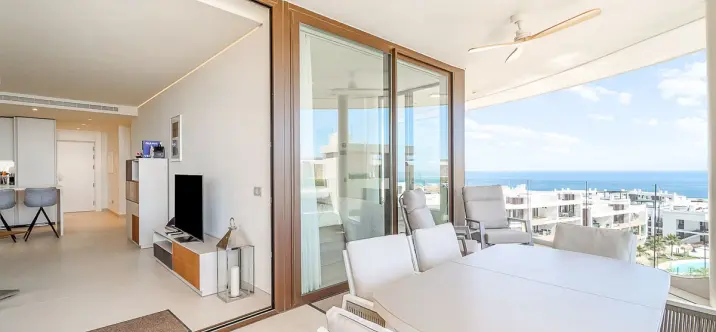 Venta de apartamento en planta media en Fuengirola 2